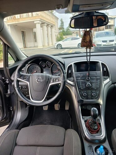 Opel Astra 2011, 230,000 km - 1.3 l - Mingəçevir