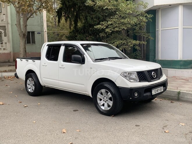Nissan Navara 2013, 300,000 km - 2.5 l - Bakı