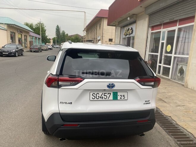 Toyota RAV4 2023, 29,000 km - 2.5 л - Şəmkir