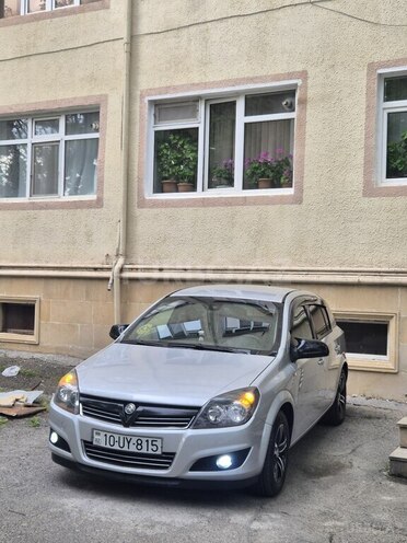 Opel Astra 2009, 260,000 km - 1.4 l - Şamaxı