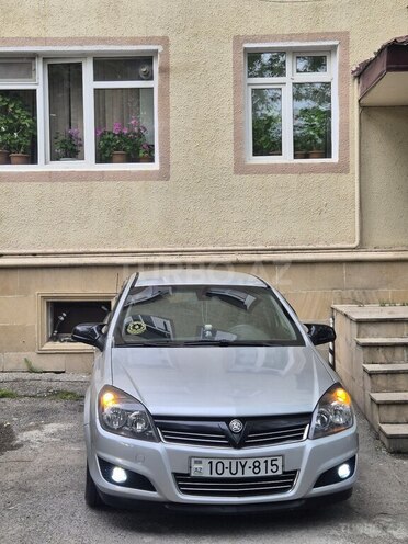 Opel Astra 2009, 260,000 km - 1.4 l - Şamaxı