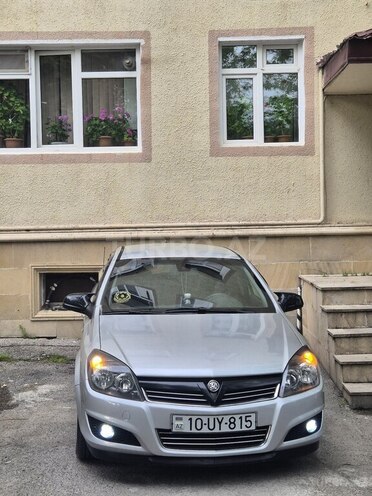 Opel Astra 2009, 260,000 km - 1.4 l - Şamaxı