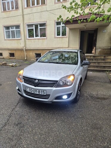 Opel Astra 2009, 260,000 km - 1.4 l - Şamaxı