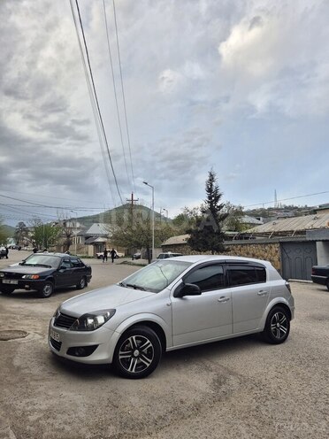 Opel Astra 2009, 260,000 km - 1.4 l - Şamaxı
