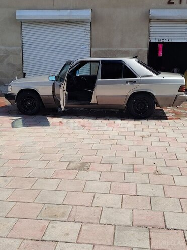 Mercedes 190 1990, 335,000 km - 1.8 l - Ağcabədi