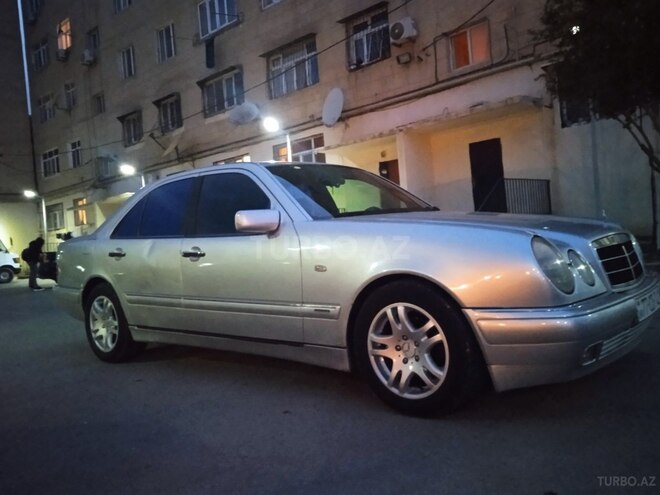 Mercedes E 230 1996, 379,000 km - 2.3 л - Bakı
