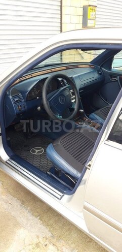 Mercedes C 240 1998, 302,000 km - 2.4 l - Qazax