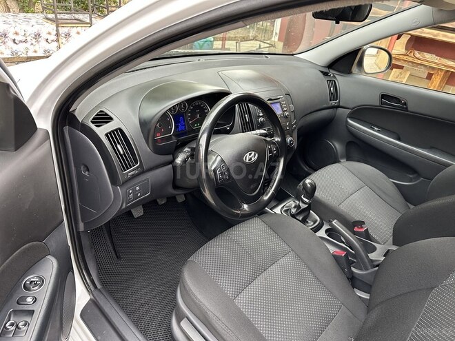 Hyundai i30 2010, 216,000 km - 1.6 l - Bakı