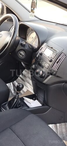 Hyundai i30 2009, 195,000 km - 1.6 л - Ağdaş