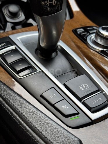 BMW 528 2013, 264,000 km - 2.0 l - Gəncə