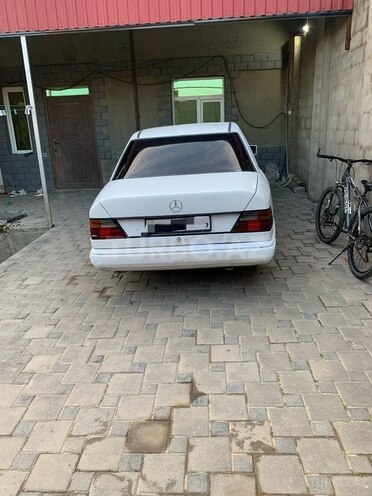 Mercedes E 250 1988, 555,555 km - 2.5 l - Bakı