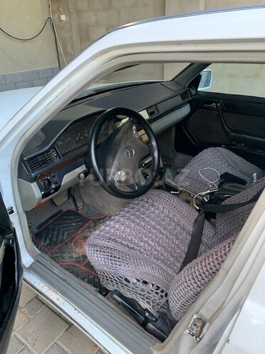 Mercedes E 250 1988, 555,555 km - 2.5 l - Bakı