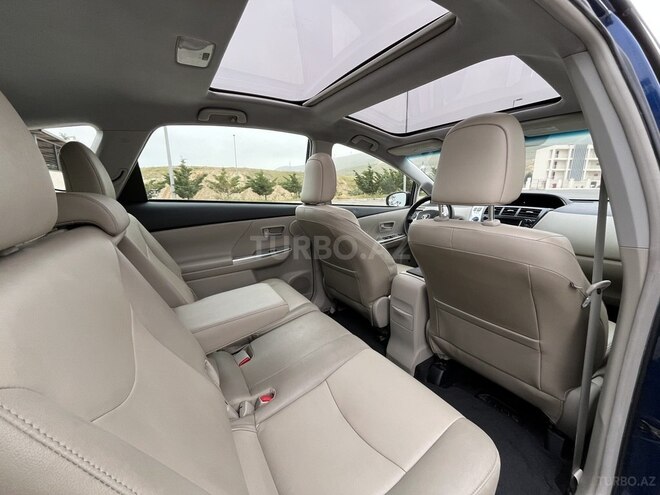Toyota Prius V 2013, 136,000 km - 1.8 l - Bakı
