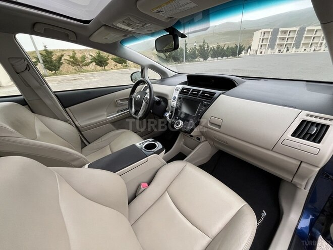 Toyota Prius V 2013, 136,000 km - 1.8 l - Bakı