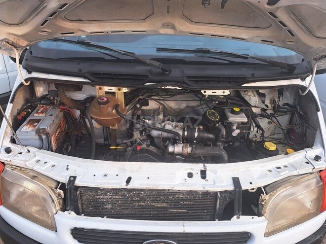 Ford Transit 2000, 300,000 km - 2.5 л - Salyan