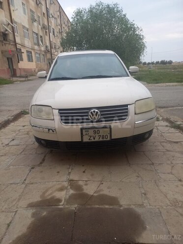 Volkswagen Passat 2001, 325,000 km - 1.6 l - Şirvan