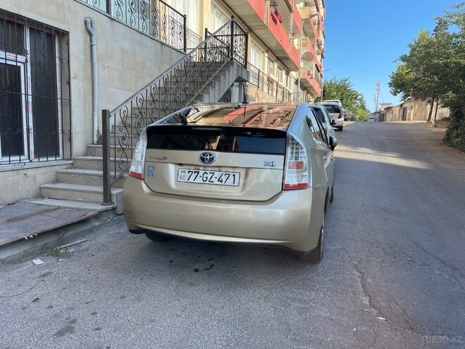 Toyota Prius-2