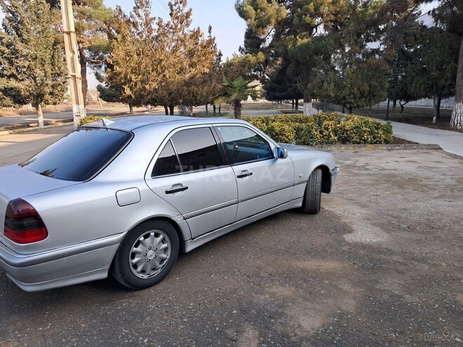 Mercedes C 180 1997, 250,000 km - 1.8 l - Salyan