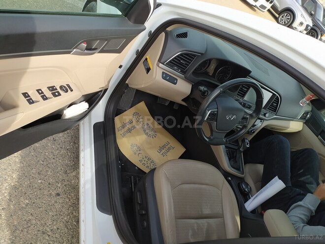 Hyundai Elantra 2016, 150,000 km - 2.0 l - Bakı