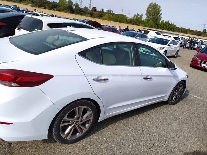 Hyundai Elantra 2016, 150,000 km - 2.0 l - Bakı
