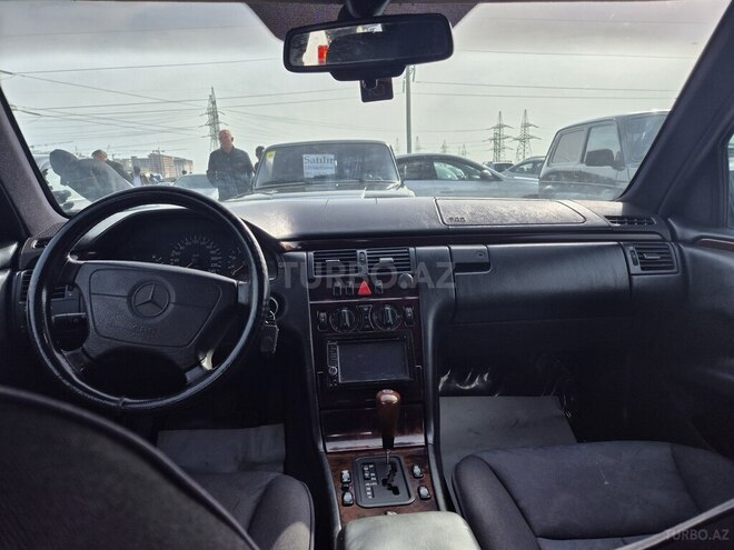 Mercedes E 230 1996, 340,000 km - 2.3 l - Beyləqan