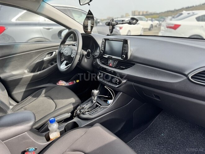 Hyundai i30 2017, 288,000 km - 1.6 l - Bakı