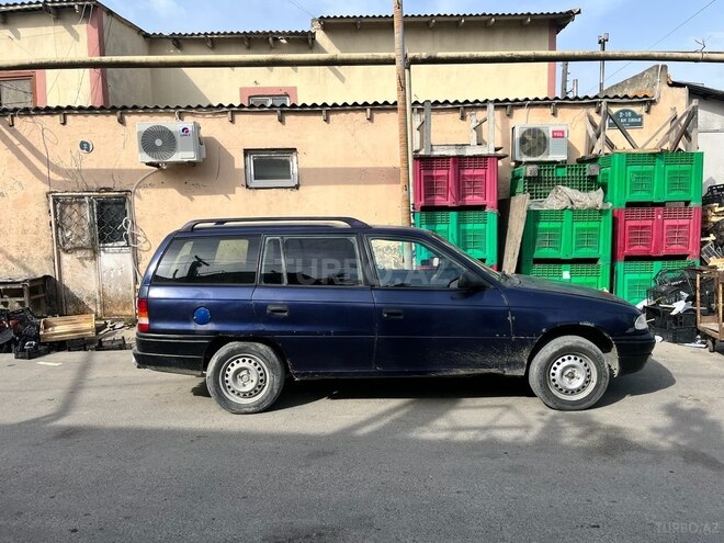 Opel Astra 1996, 300,000 km - 1.6 l - Bakı