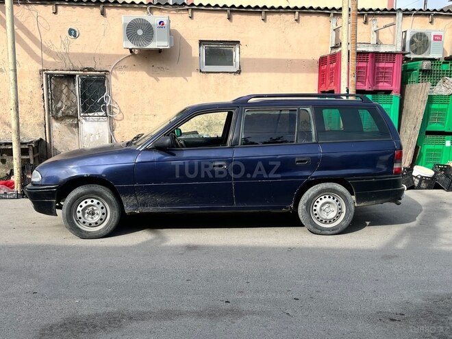 Opel Astra 1996, 300,000 km - 1.6 l - Bakı