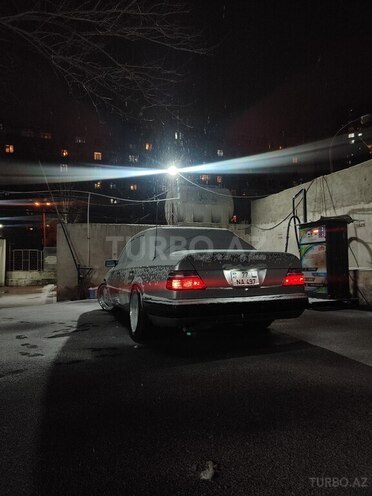 Mercedes E 280 1994, 560,000 km - 2.8 l - Bakı