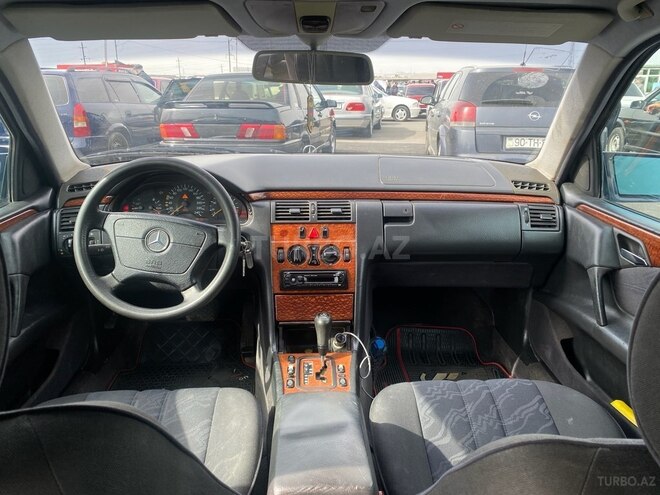 Mercedes E 200 1999, 366,000 km - 2.0 л - Bakı