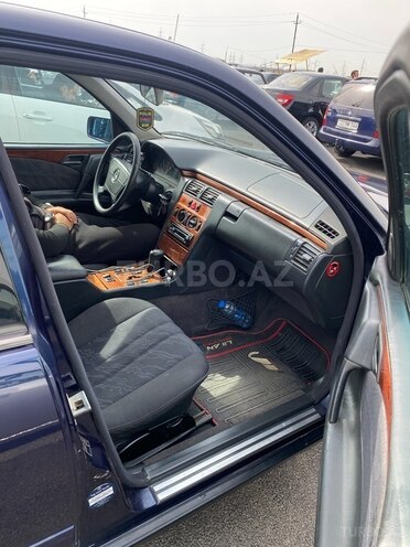 Mercedes E 200 1999, 366,000 km - 2.0 л - Bakı