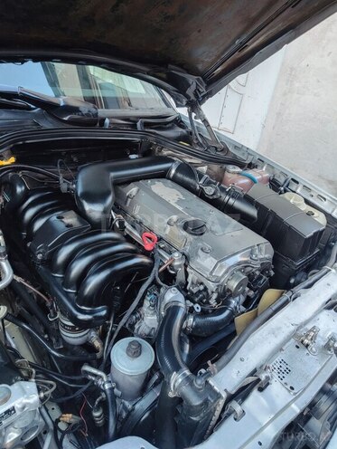 Mercedes E 280 1994, 560,000 km - 2.8 l - Bakı