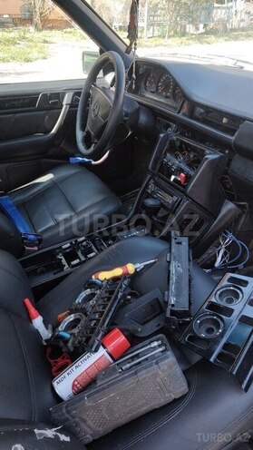 Mercedes E 280 1994, 560,000 km - 2.8 l - Bakı