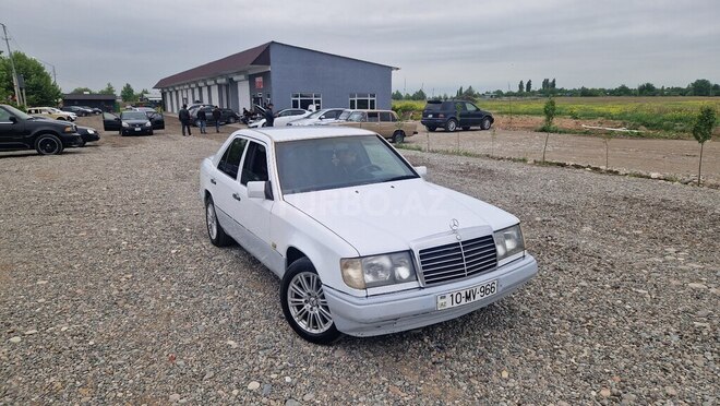 Mercedes E 200 1993, 500,000 km - 2.0 l - Füzuli