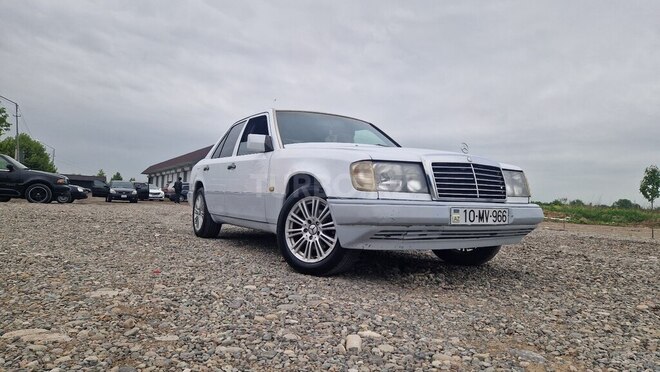 Mercedes E 200 1993, 500,000 km - 2.0 l - Füzuli