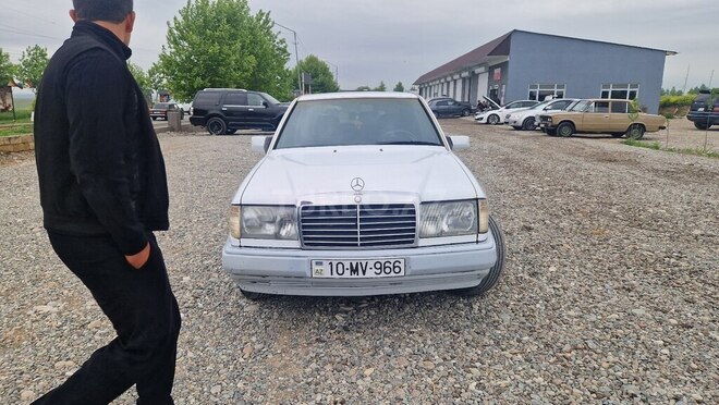 Mercedes E 200 1993, 500,000 km - 2.0 l - Füzuli