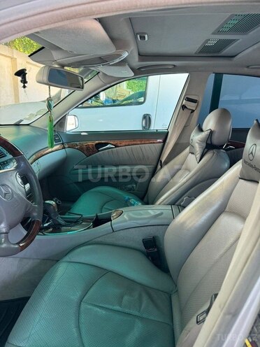 Mercedes E 320 2002, 286,000 km - 3.2 l - Sabirabad