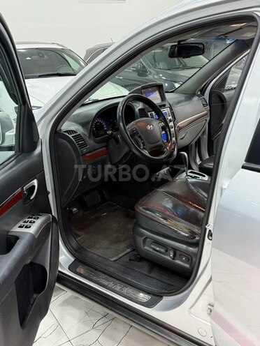 Hyundai Santa Fe-12