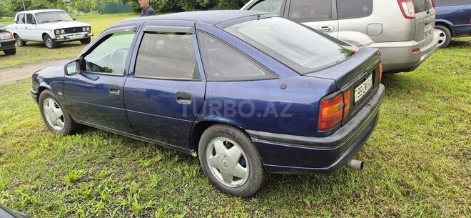 Opel Vectra 1994, 493,335 km - 2.0 l - Zaqatala