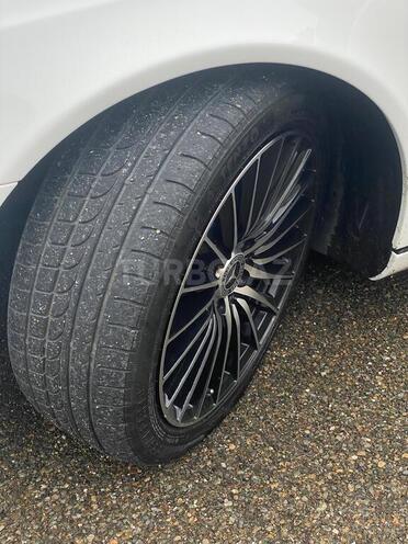 Mercedes E 320 2002, 370,000 km - 3.2 л - Ucar