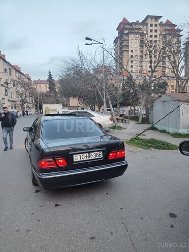 Mercedes E 270 2000, 245,000 km - 2.7 л - Bakı
