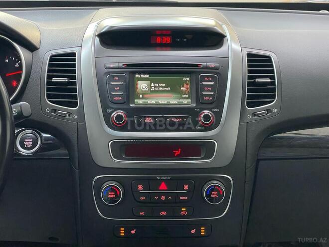 Kia Sorento-23