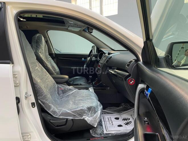 Kia Sorento-16