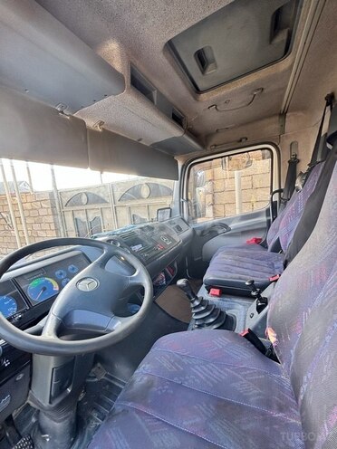 Mercedes Atego 818 2000, 520,000 km - 4.3 л - Şirvan