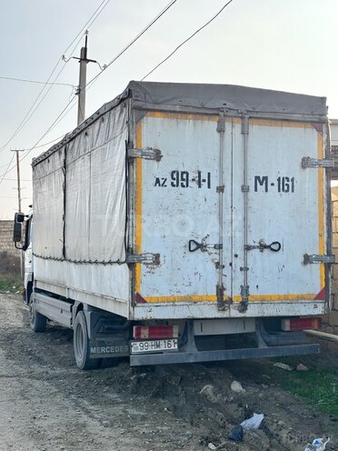 Mercedes Atego 818 2000, 520,000 km - 4.3 л - Şirvan