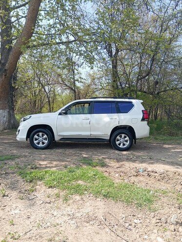 Toyota Land Cruiser Prado 2010, 171,000 km - 2.7 l - Qazax