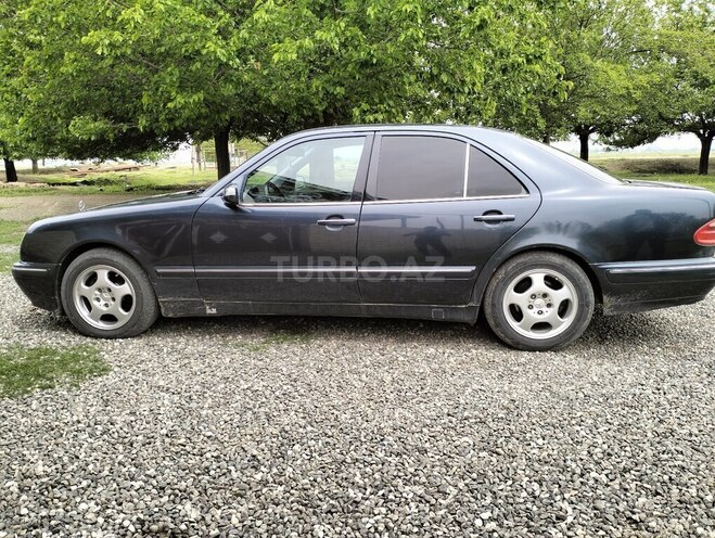 Mercedes E 240 1999, 387,000 km - 2.4 л - Goranboy
