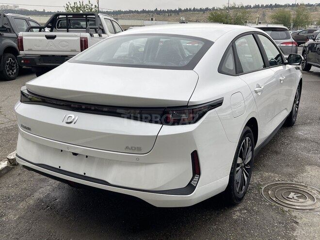 Changan Qiyuan A05-5