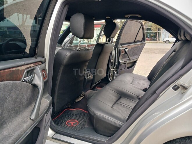 Mercedes E 220 d 2000, 390,000 km - 2.2 l - Saatlı