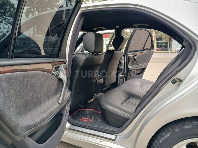 Mercedes E 220 d 2000, 390,000 km - 2.2 l - Saatlı